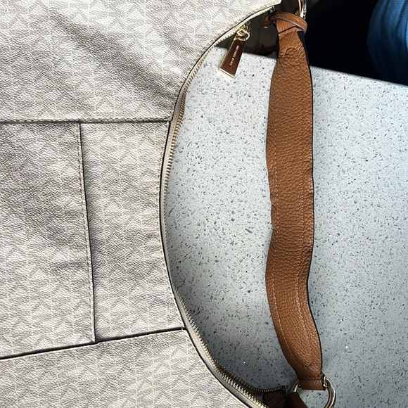 Michael Kors Tan and Cream Hobo Bag - Picture 6 of 7